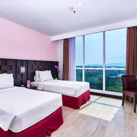 Grand Orchid Hotel Yogyakarta Maguwo Eksteriør billede