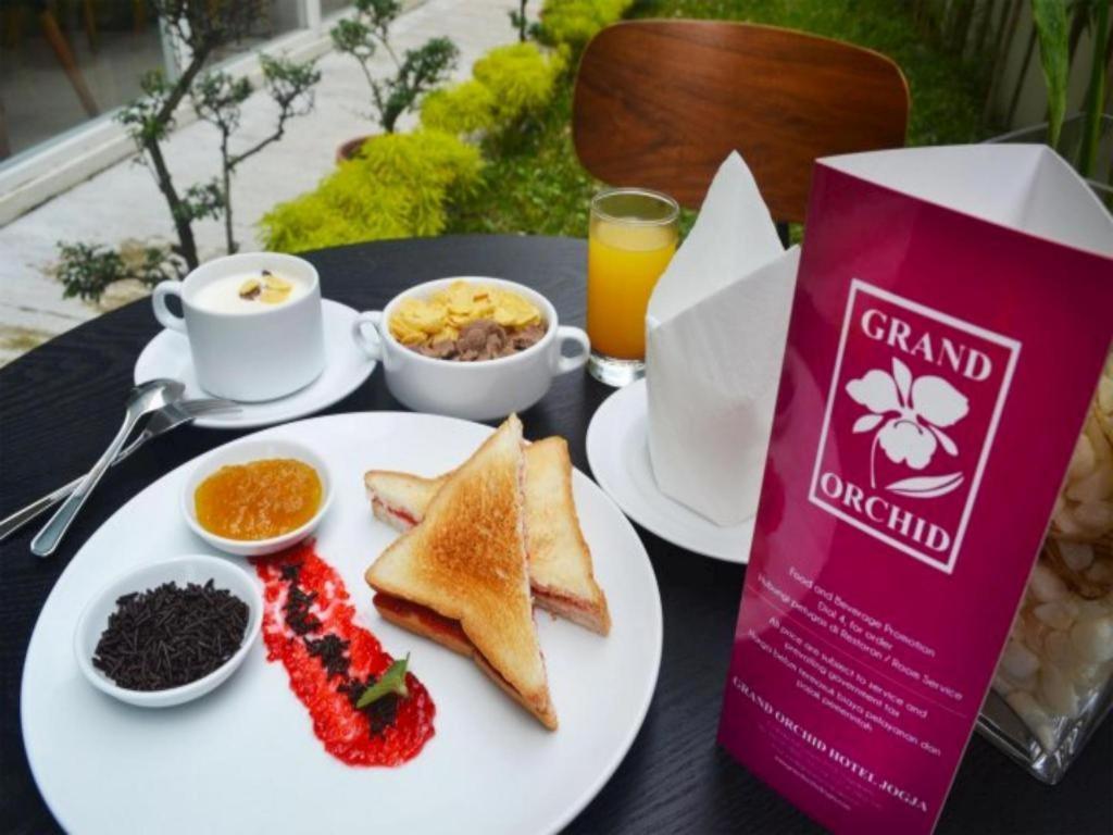 Grand Orchid Hotel Yogyakarta Maguwo Eksteriør billede