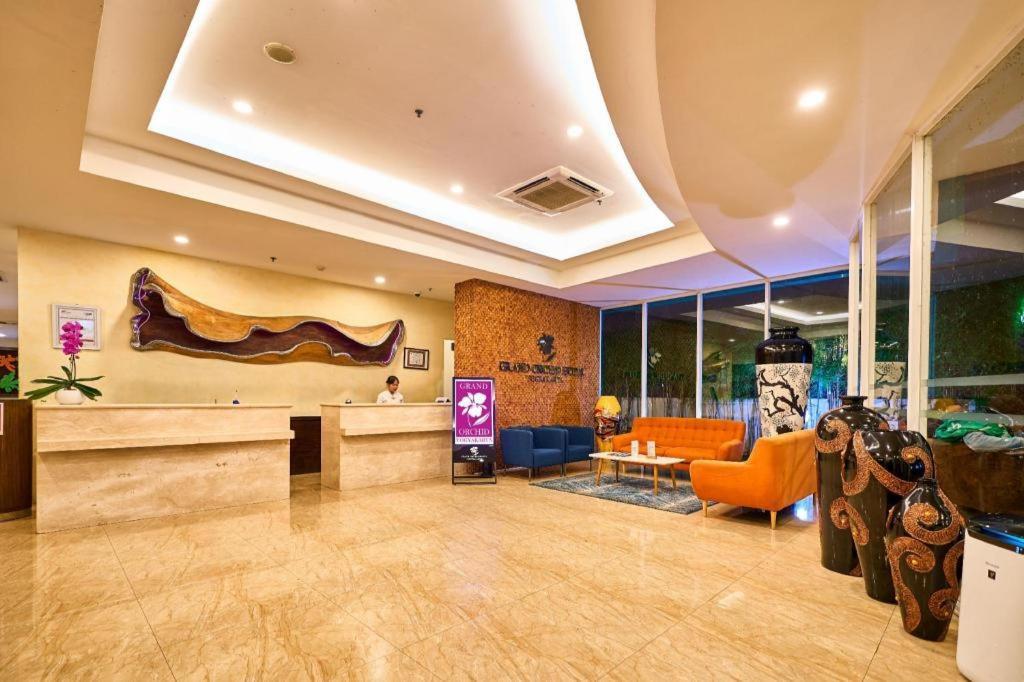 Grand Orchid Hotel Yogyakarta Maguwo Eksteriør billede